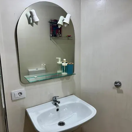 Sunny Poolside In Americas 公寓 *