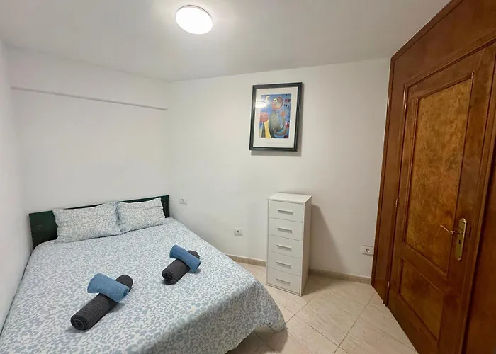 Sunny Poolside In Americas 公寓 *