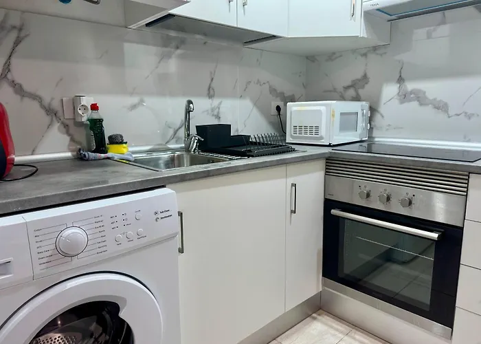 Sunny Poolside In Americas 公寓 *