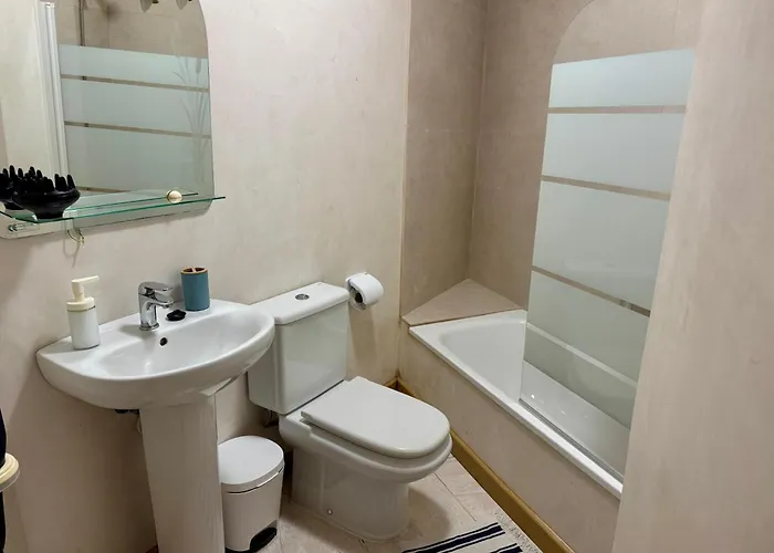 Sunny Poolside In Americas 公寓 *